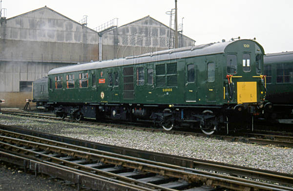 [PHOTO: green carriage in depot yard: 49kB]