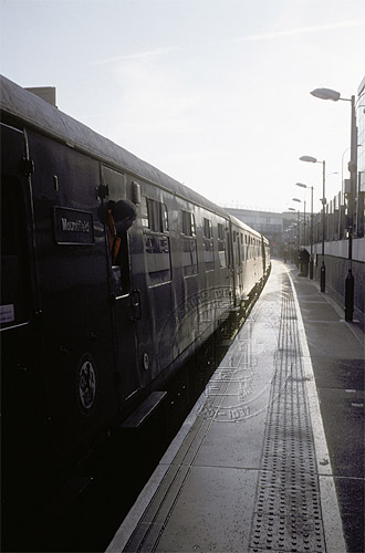 [PHOTO: Train at station: 41kB]