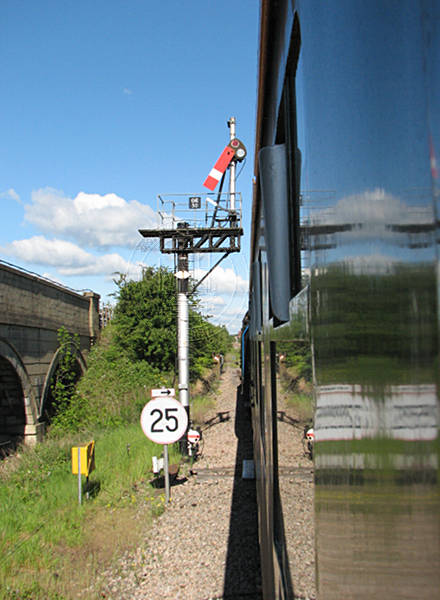 [PHOTO: Semaphore signal: 50kB]