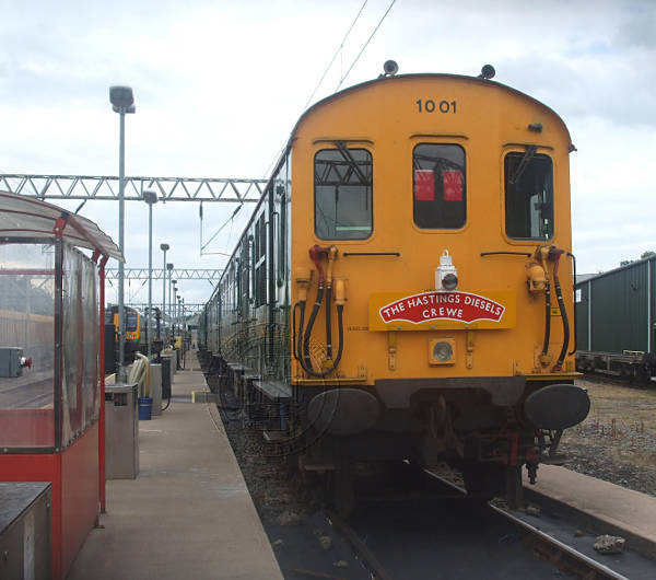 [PHOTO: train in sidings: 47kB]